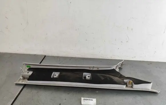 Tesla Model Y (A) pillar trim 1622215-00-C