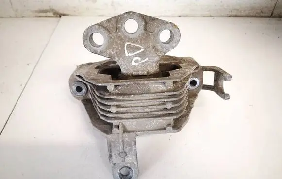 Chevrolet Cruze Engine mount bracket 13347453