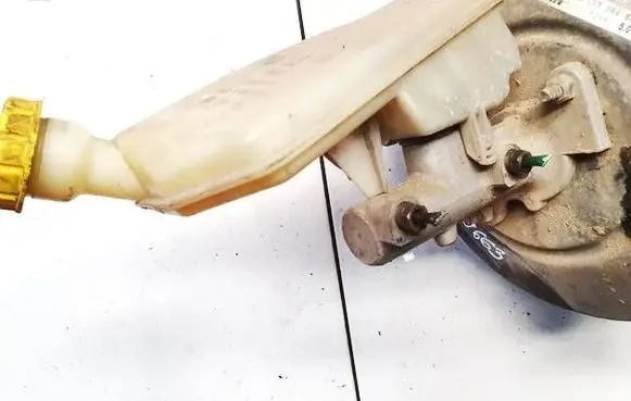 Master brake cylinder