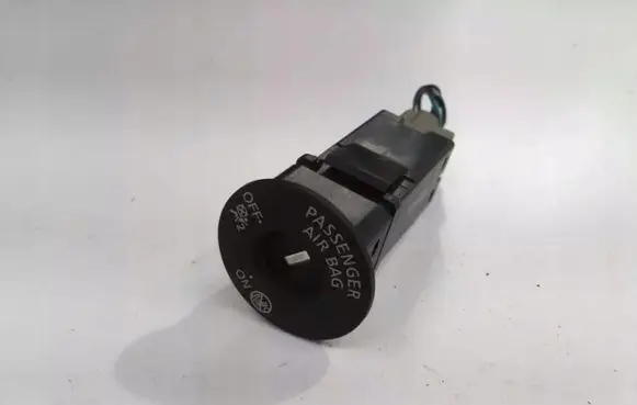 Nissan Navara D23 Passenger airbag on/off switch 