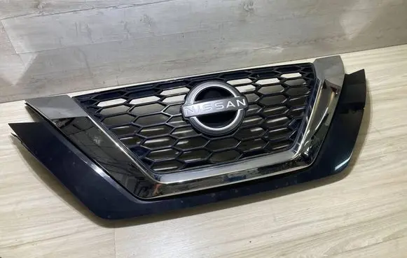 Nissan Juke II F16 Front bumper upper radiator grill 623106PA0A 623106PA0B