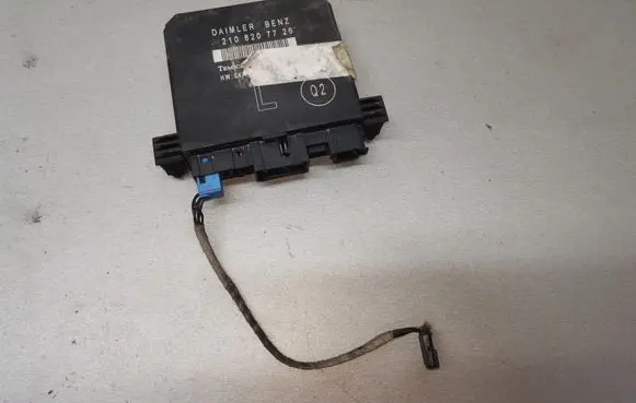 Mercedes-Benz E W210 Door control unit/module 2108207726