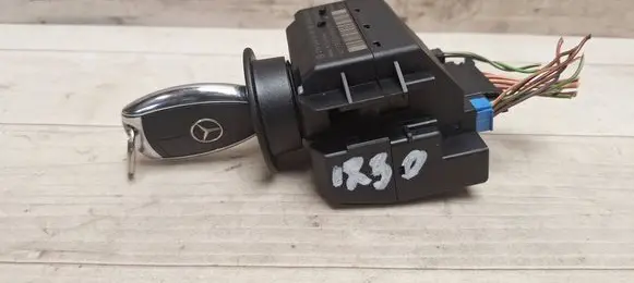Mercedes-Benz C W203 Ignition lock 2095453308 33002428 33002429
