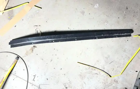 Iveco Daily 6th gen Sliding door bottom rail