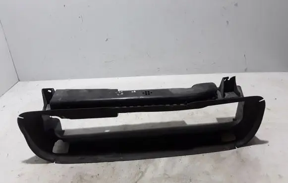 Volvo V50 Intercooler air channel guide 30763389