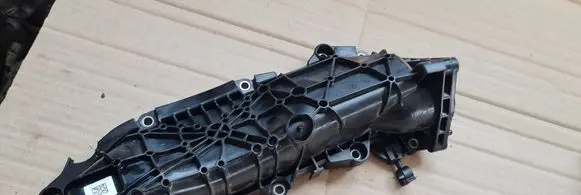 Audi A4 S4 B9 Intake manifold 06M133267P Z12002178