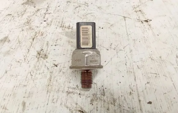 Fuel pressure sensor