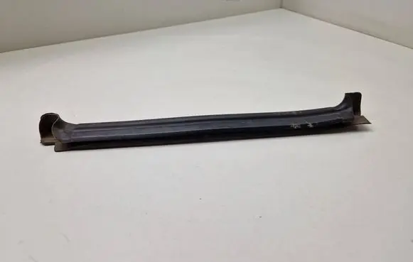 BMW X3 E83 Engine compartment rubber 8215894