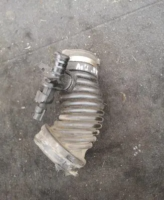 Opel Astra J Coolant pipe/hose 