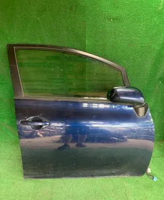 Toyota Auris 150 Front door