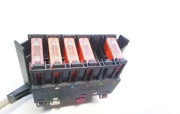 Mercedes-Benz E W211 Fuse box set e0000030