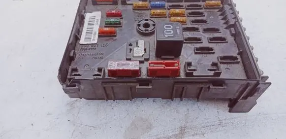 Volkswagen PASSAT B6 Fuse module 3C0937125 09151008