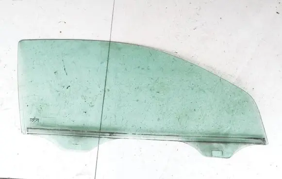 Mercedes-Benz CLC CL203 Front door window glass four-door