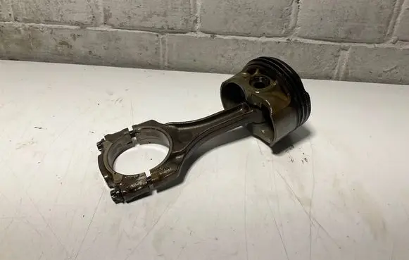 BMW 5 F10 F11 Piston with connecting rod 7843237