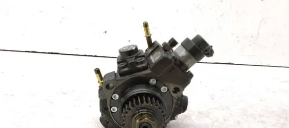 Renault Latitude (L70) Fuel injection high pressure pump 0445010197 H8200727635