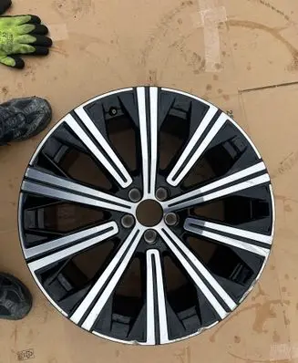 Volvo XC90 R20 alloy rim 31680217