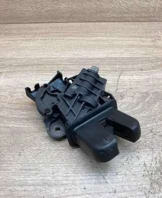 Audi A4 S4 B7 8E 8H Tailgate/trunk/boot lock/catch/latch 4E0827505C 4F5827505B