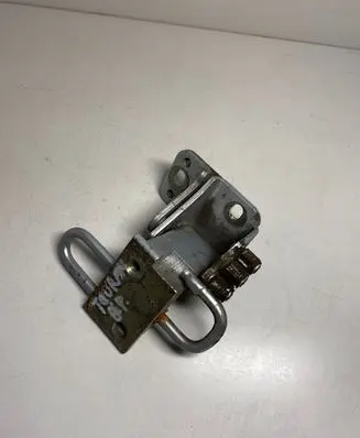Volkswagen Touran I Front door lower hinge 1T0831412A