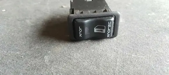 Nissan Primera Central locking switch button 