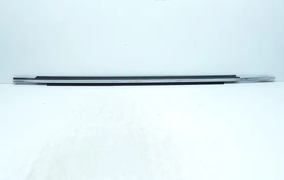 Volvo XC90 Front door glass trim molding 30661284