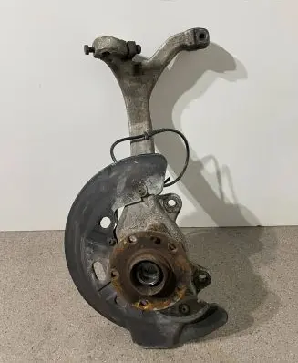 Audi A8 S8 D3 4E Front wheel hub spindle knuckle 4E0257M