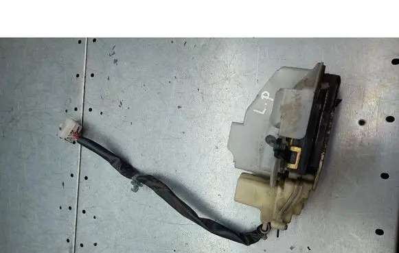 Mazda 626 Front door lock