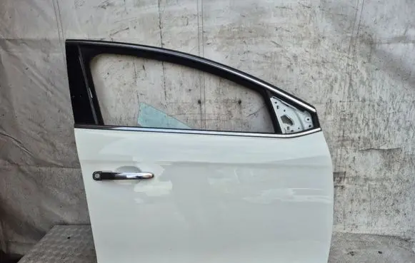 Lancia Delta III Front door