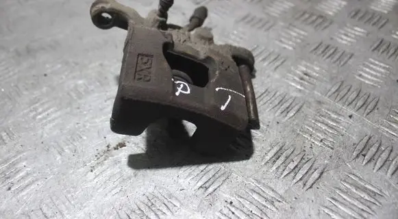 Nissan Maxima A34 Rear brake caliper