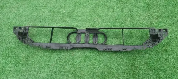 Audi A3 S3 8V Front bumper upper radiator grill 8V5853949B