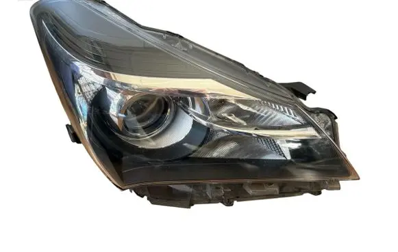 Toyota Yaris Headlight/headlamp 