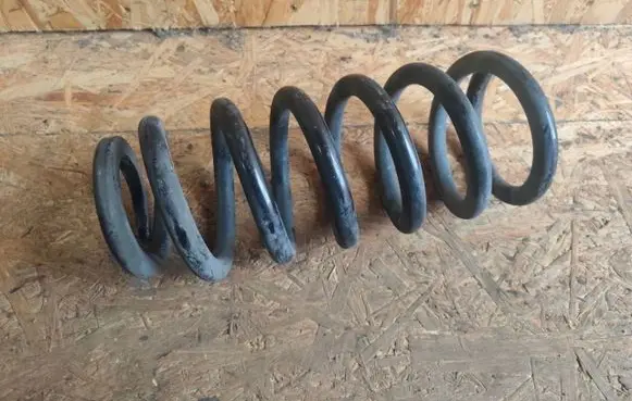 Honda Legend Rear coil spring 