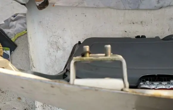 KIA Rio Tailgate/trunk/boot hinge