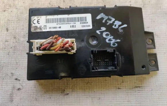 Renault Master II Comfort/convenience module P8200530966 281158593B UCHN2X70