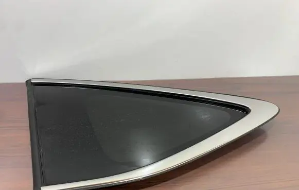 Honda CR-V Rear side window 43R006723 DOT20M101AS3