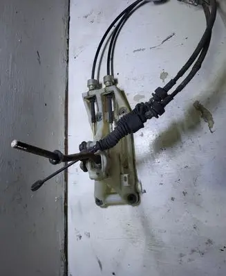 Toyota Avensis Verso Gear shift cable linkage CHK3630