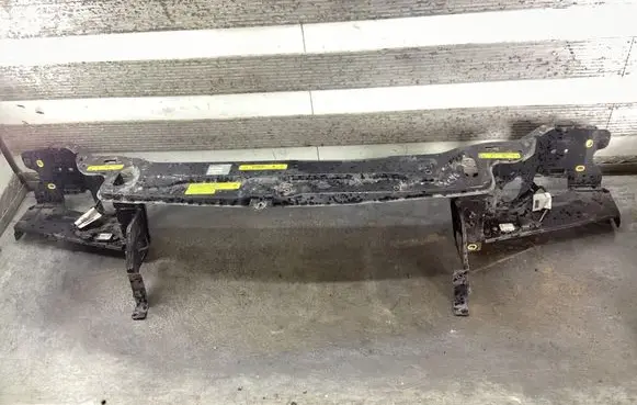 Radiator support slam panel bracket