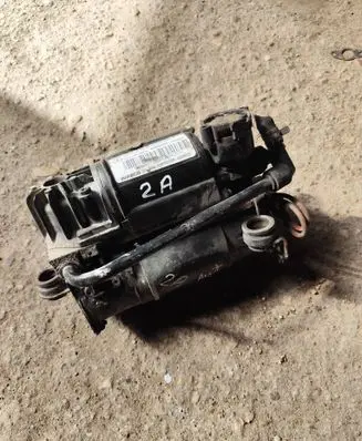Mercedes-Benz S W220 Air suspension compressor/pump 2113200304