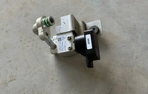 Volvo EX30 Air conditioning (A/C) pipe/hose