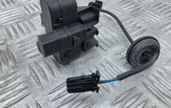 Volkswagen Tiguan Fuel tank cap lock 5N0810773E