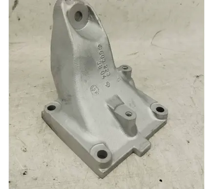 Mercedes-Benz E W124 Engine mounting bracket 6032233804 A6032233804