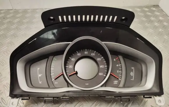 Volvo S60 Speedometer (instrument cluster) 31412869