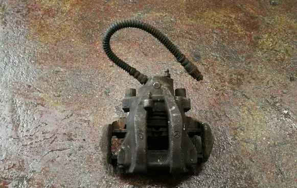 Mercedes-Benz E W211 Front brake caliper