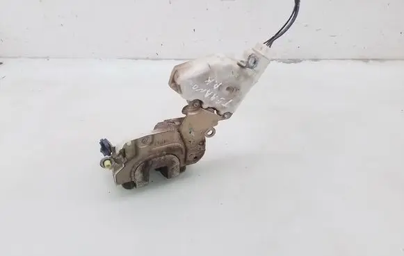 Nissan Terrano Front door lock