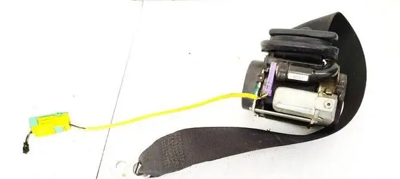 Rear seatbelt