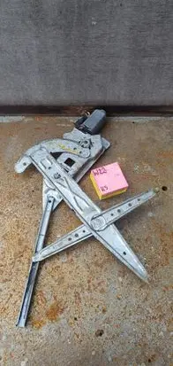 Mercedes-Benz S W220 Front door window regulator with motor 0924