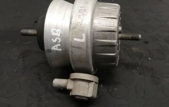 Engine mount vacuum valve