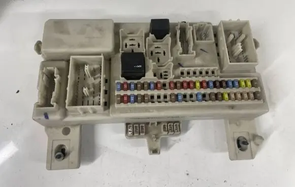 Volvo V50 Fuse box set 8690719 519096119