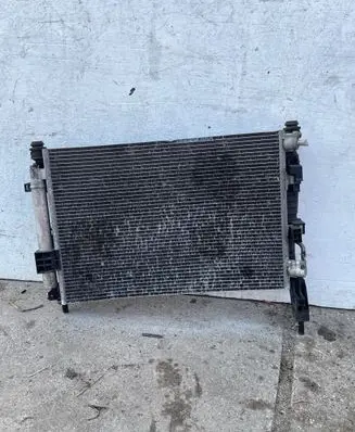 Ford Focus Coolant radiator Bv618005bc Bv6119710bb