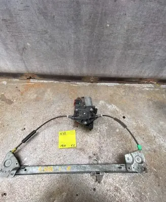 Peugeot 406 Front door window regulator motor 194543103 05071300