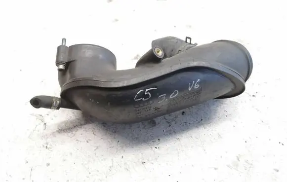 Audi A6 S6 C5 4B Intercooler hose/pipe 06C133354G